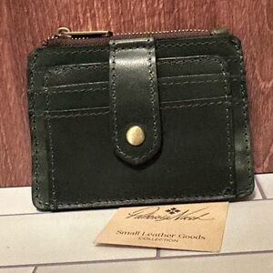 Patricia Nash Soft Green Leather Card Wallet with Top Zip